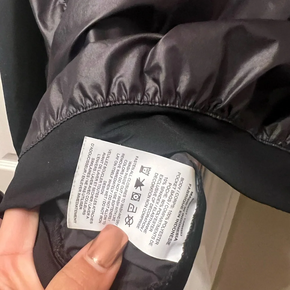 Women’s Nike running windbreaker size L - Picture 8 of 8